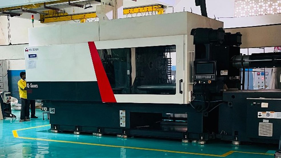 Milacron 550TON - Injection Molding Machines  | Leo Precision